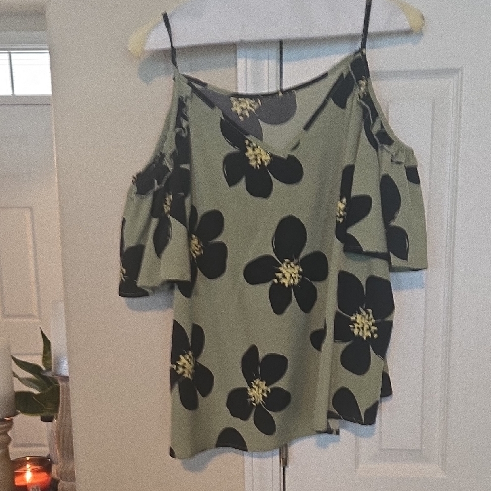SHEIN Green Asymmetrical Ruffled Blouse